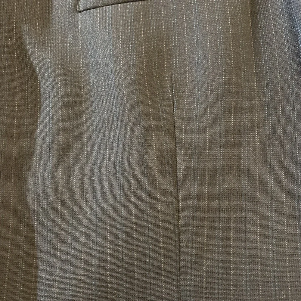 Haggar 2 Piece Suit Mens 46R/W 42/32 Black With Blue Stripe Jacket Pants Classic
